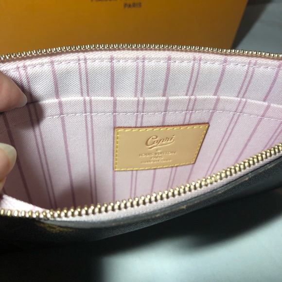 LV Monogram Neverfull MM Pochette - Picture 7 of 9